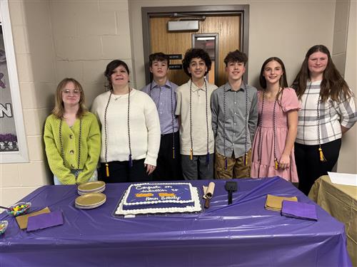 2025 Junior Honor Society Inductees with cake
