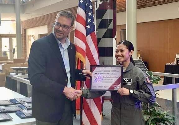 flight student gets certificate