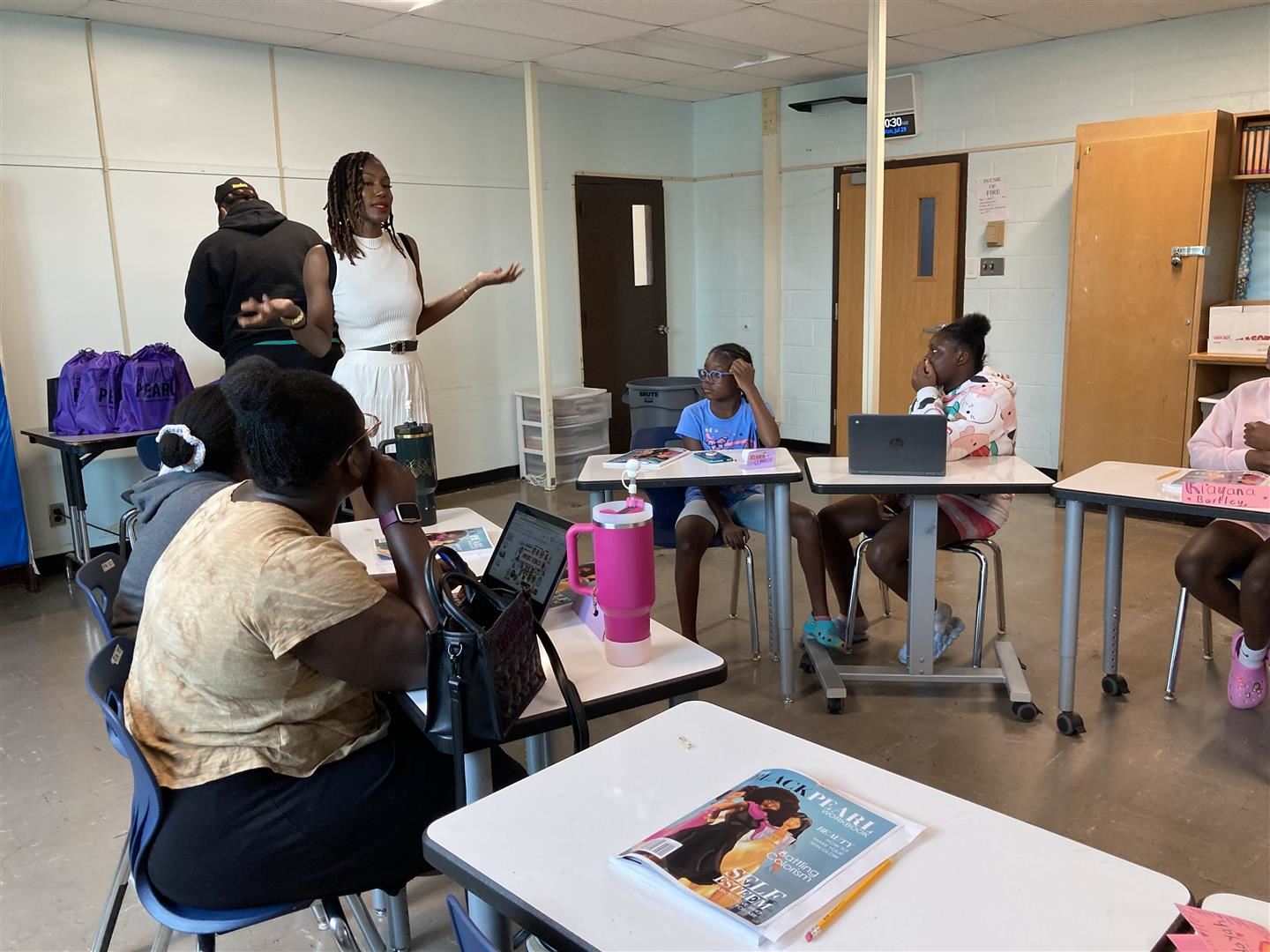 Black Pearl Founder Phylicia Henry talks to students