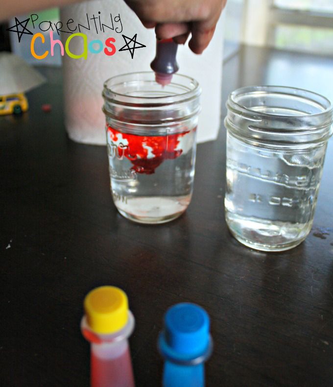 Crawling Colors! Color Mixing Science Experiment Adding in Red Food Dye