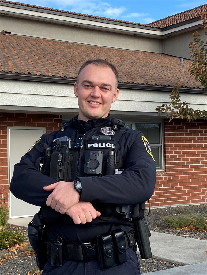 This is the image for the news article titled Royal School District Welcomes SRO Bronn