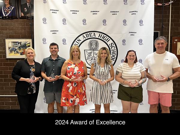 Picture of staff who won the award of excellence