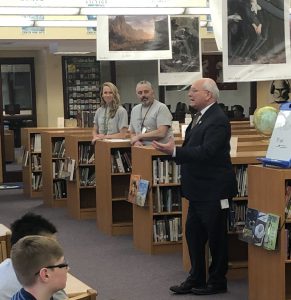 Rep. Tonko speaks to children in the library