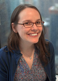 Portrait of author Raina Telgemeier.