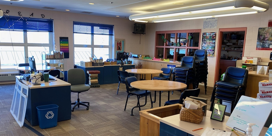 Picture of the library media center at Stafford Middle School.