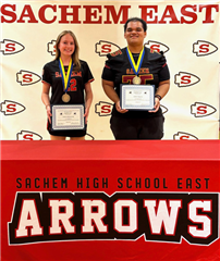 2 students with awards thumbnail266080