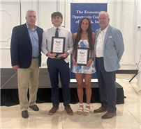 Student showing award certificate. thumbnail266909