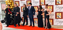 Students dressed up on red carpet thumbnail266911