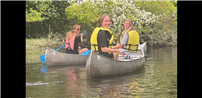 Students in boats in the river thumbnail266856