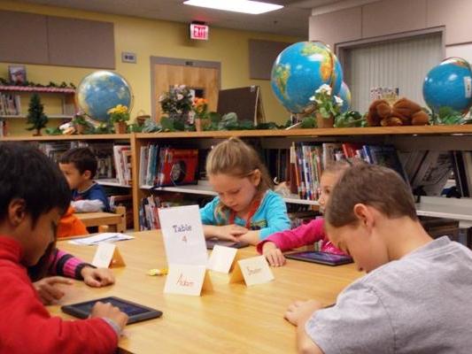 Students using Nooks Students using Nooks