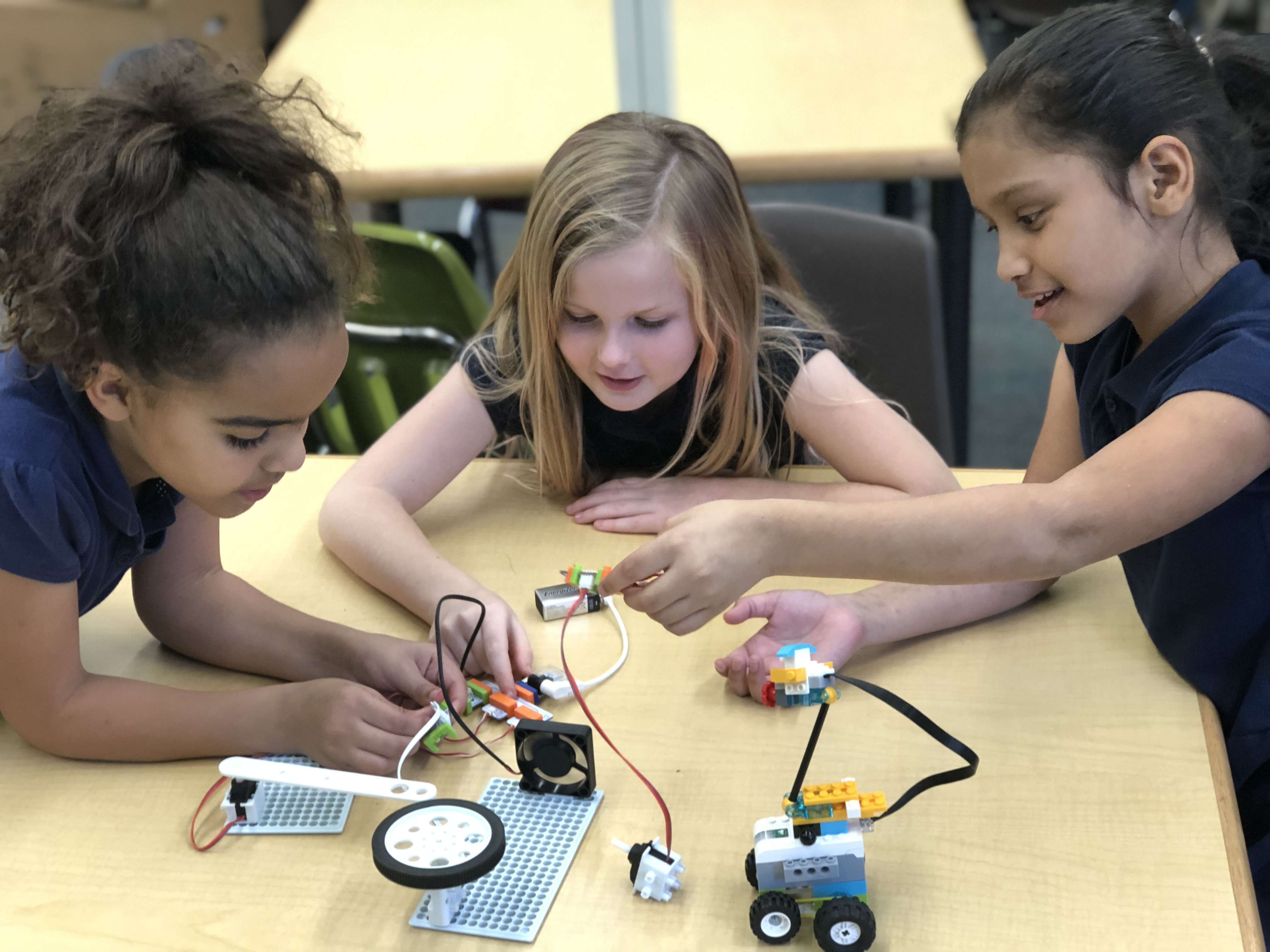 Students Brainstorming using Circuits