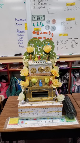 2020-2021 2nd Grade Valentine Boxes 24