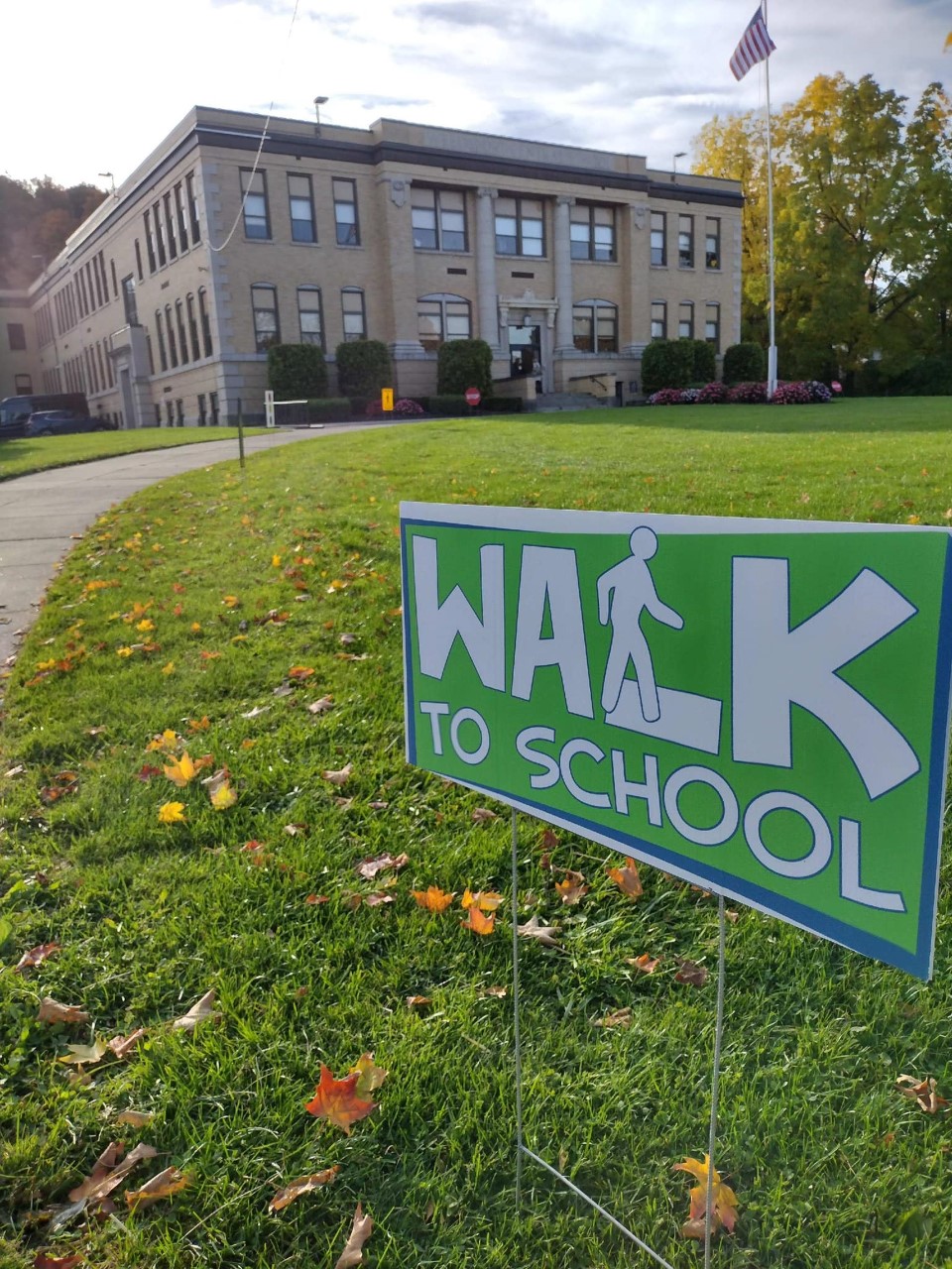Weedsport Elementary hosted a "Walk Your Child to School Day"