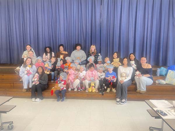 Forest Avenue Students Help Care for Their Bears During Clinic