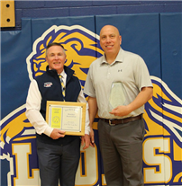 Coach with award thumbnail265130