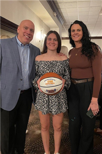 Staff with award thumbnail265131