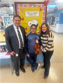 Student-musicians with Staff Members thumbnail264678