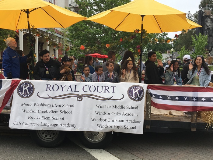 Prince & Princesses selected from each Windsor School on the Royal Court Float