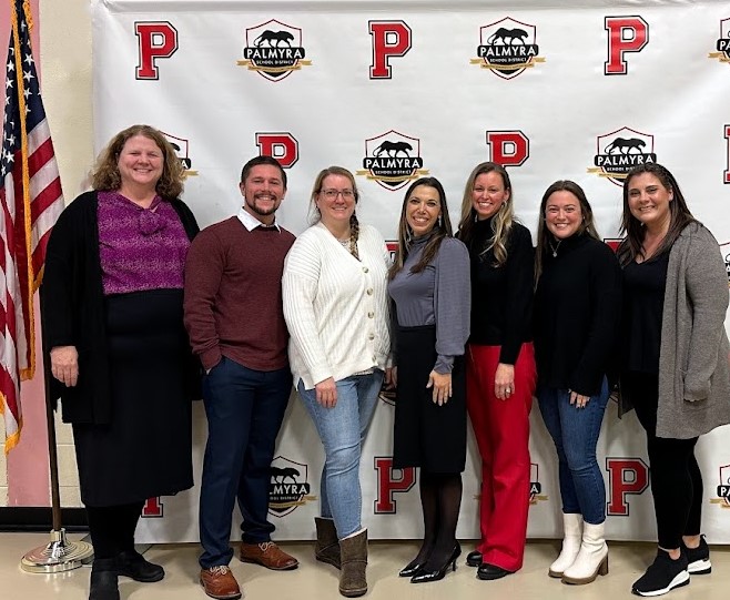 group photo of the teachers of the y ear 2024