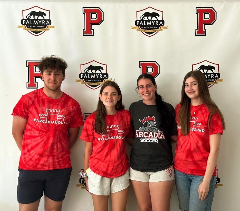 4 students have chosen Arcadia & wore their gear