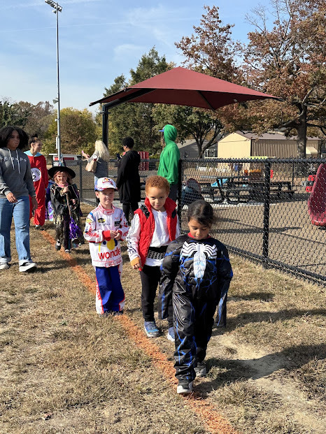 preschoolers in costume on parade