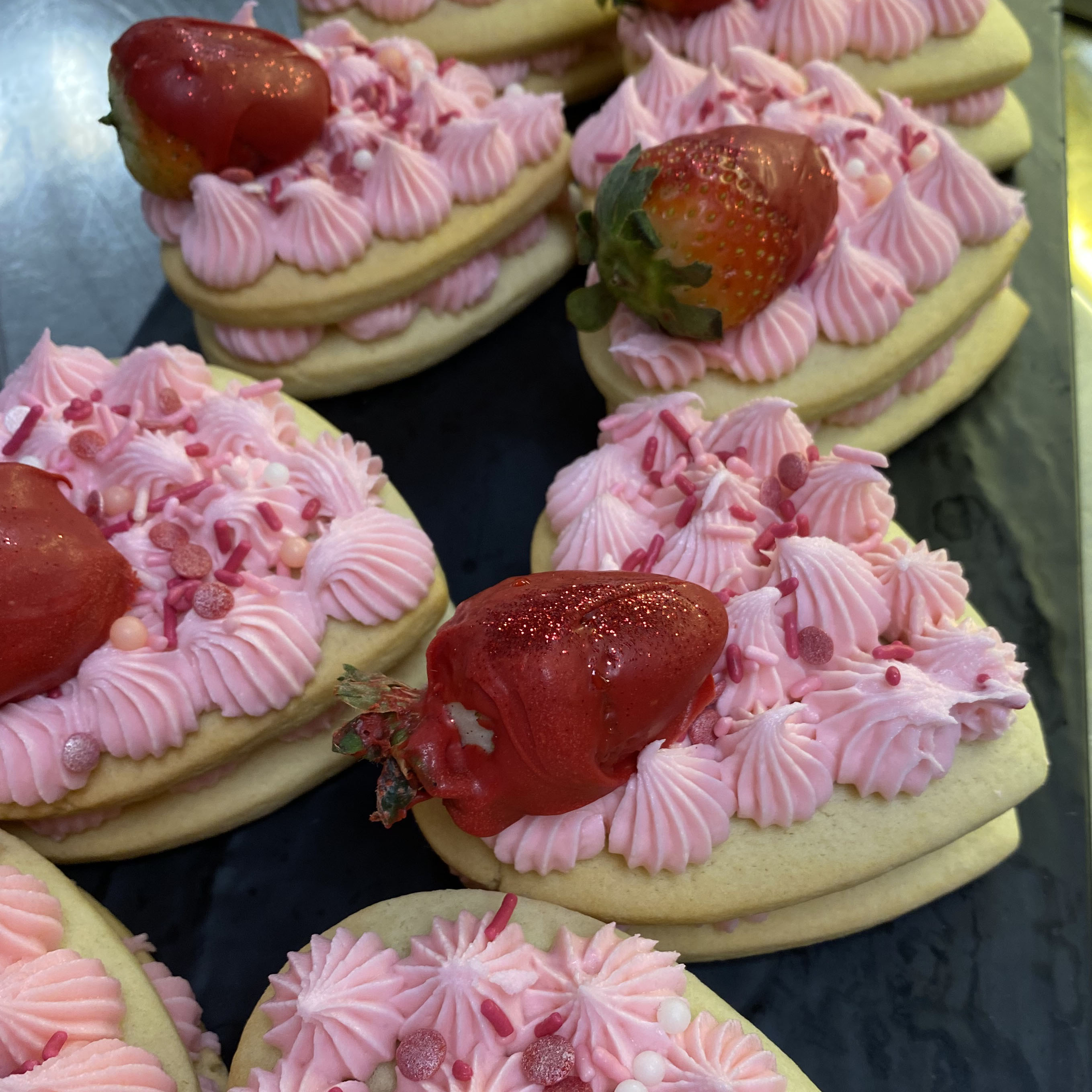 strawberry valentine iced cookies